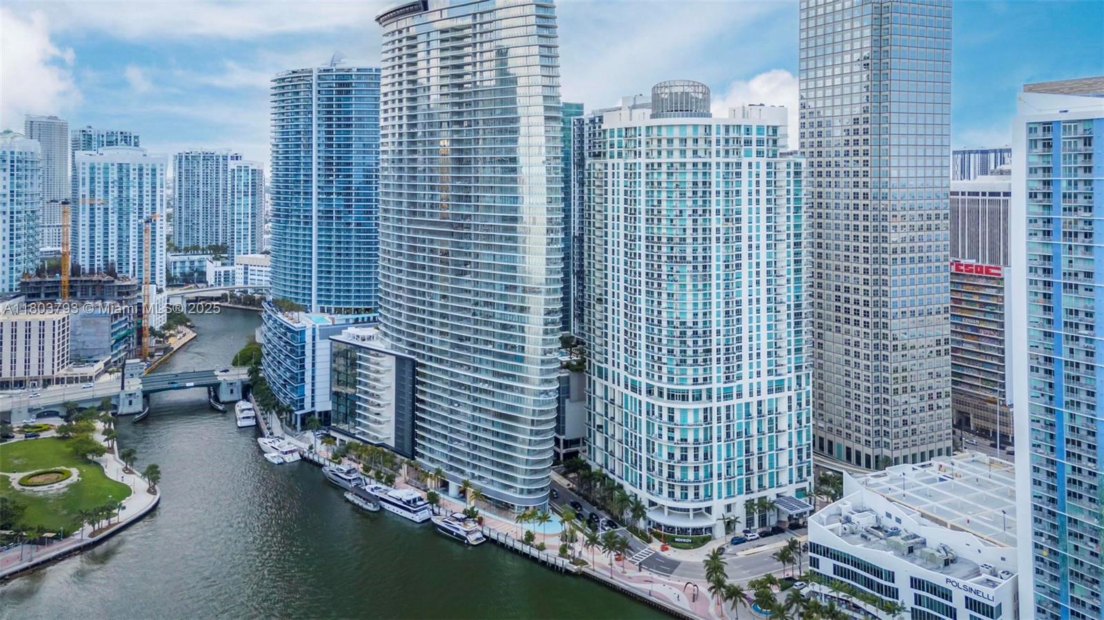 300 S Biscayne Blvd #T-3710, Miami FL 33131