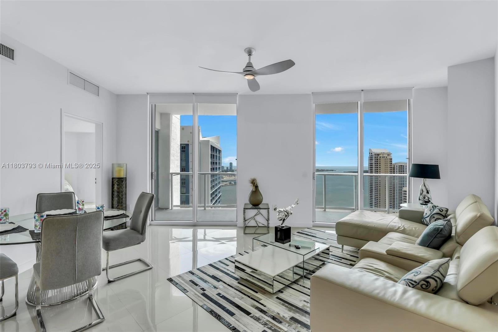 300 S Biscayne Blvd #T-3710, Miami FL 33131