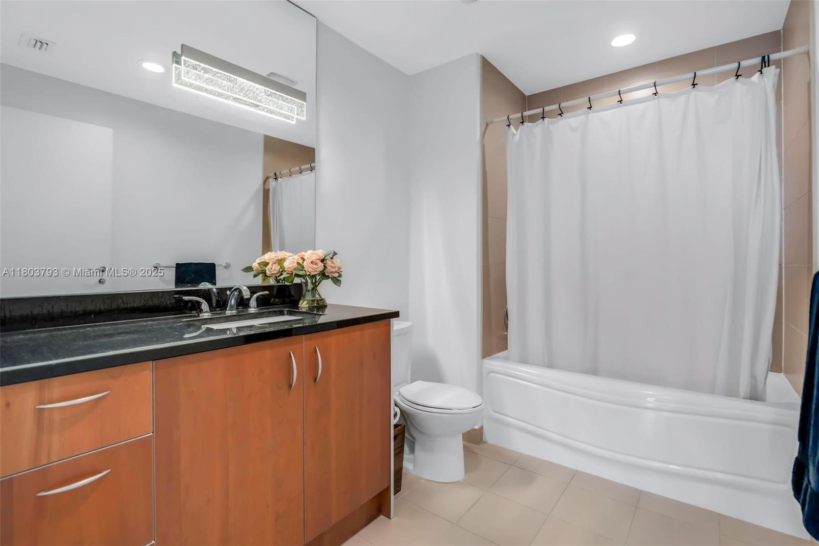 300 S Biscayne Blvd #T-3710, Miami FL 33131