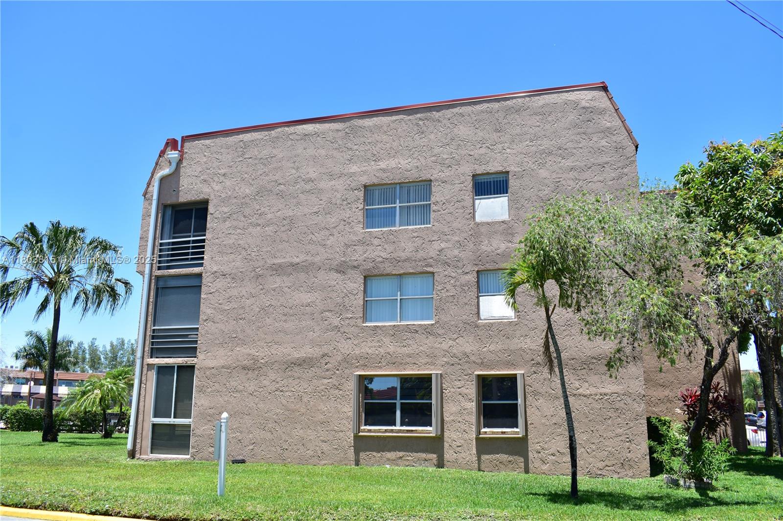 listing main picture