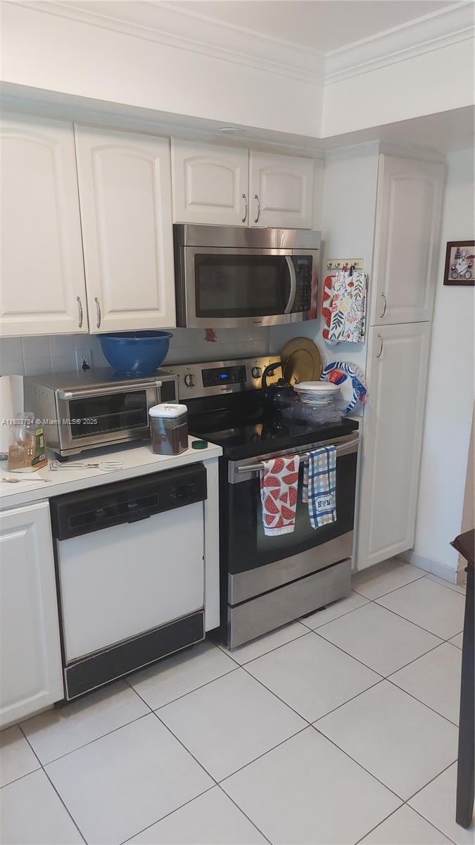 1400 Saint Charles Pl #L4, Pembroke Pines, Florida image 13