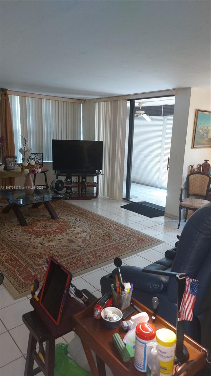 1400 Saint Charles Pl #L4, Pembroke Pines, Florida image 16