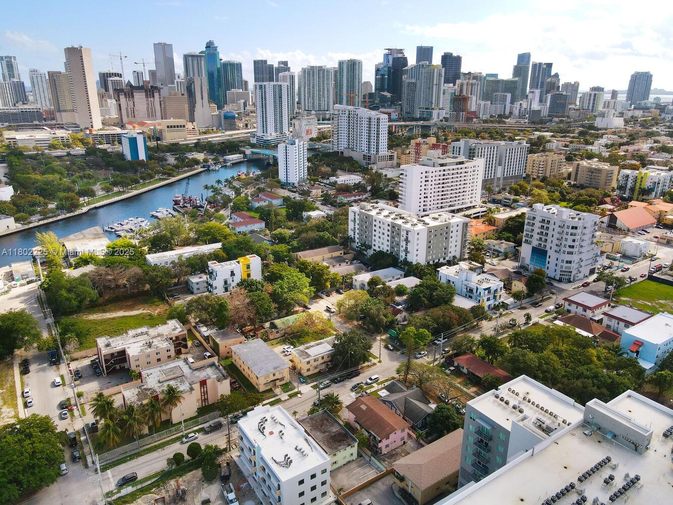 212 NW 7th Ave, Miami, Florida image 17