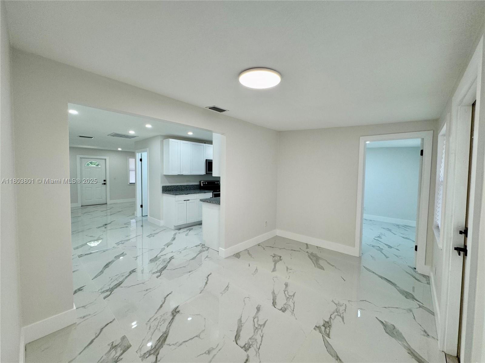 390 Hazel Cir, Punta Gorda, Florida image 13