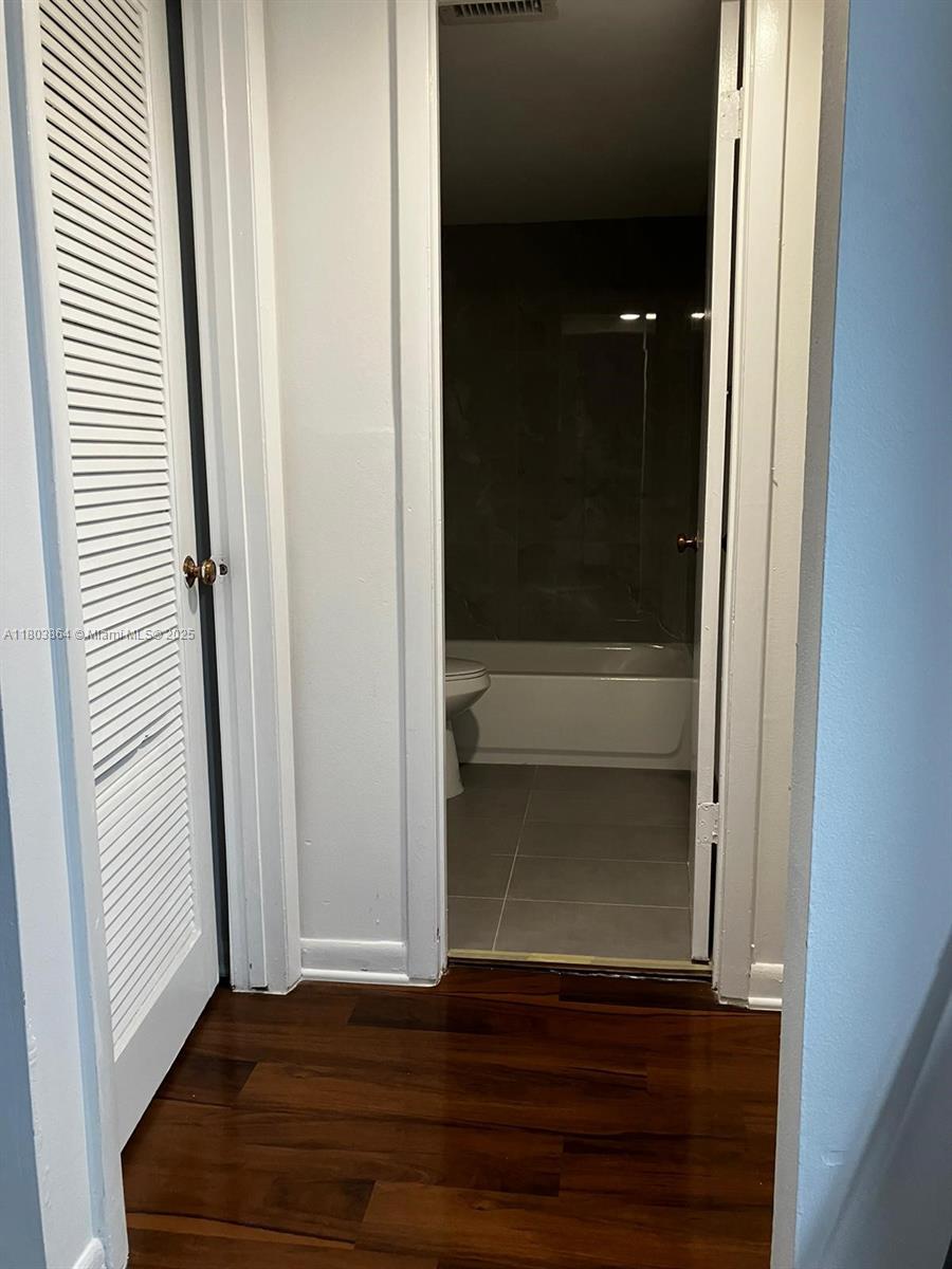 203 Lake Pointe Dr #108, Oakland Park, Florida image 12