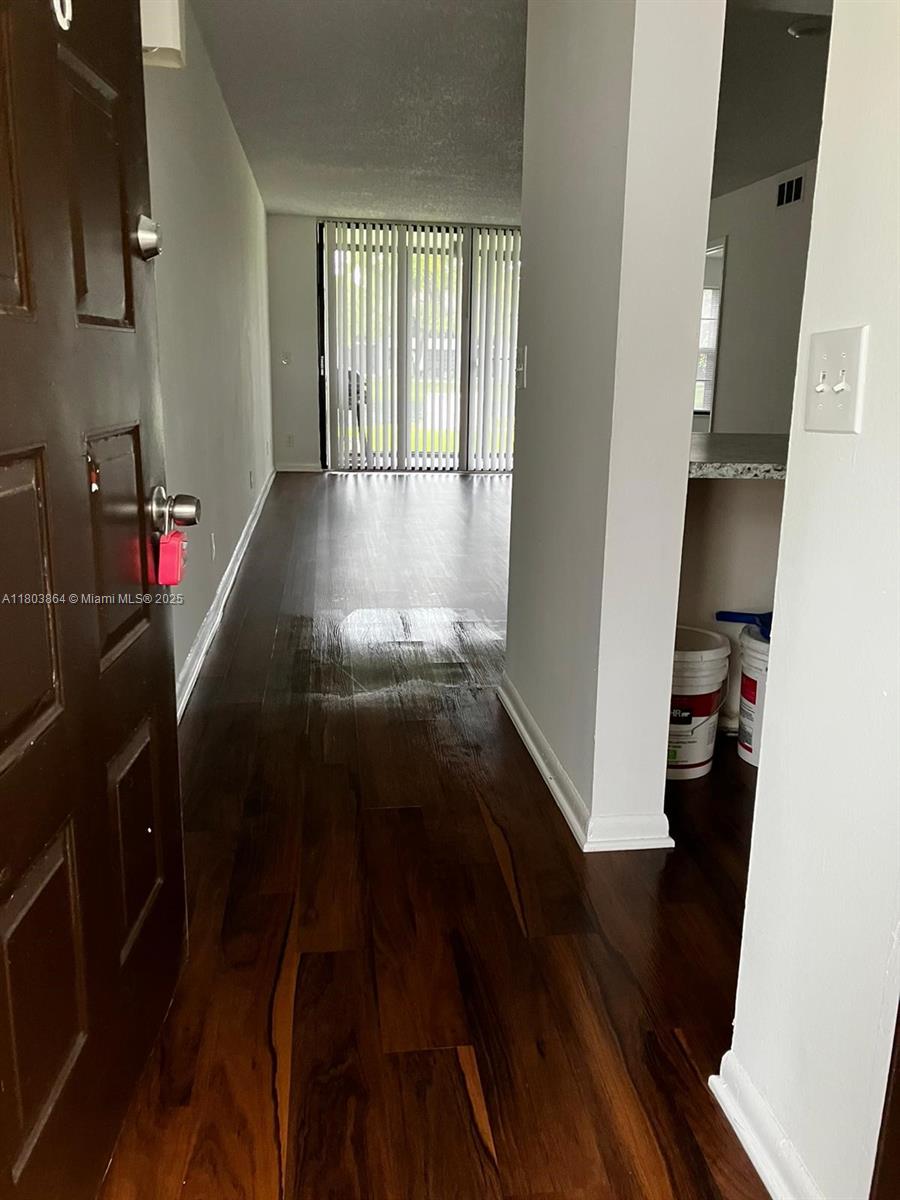 203 Lake Pointe Dr #108, Oakland Park, Florida image 2