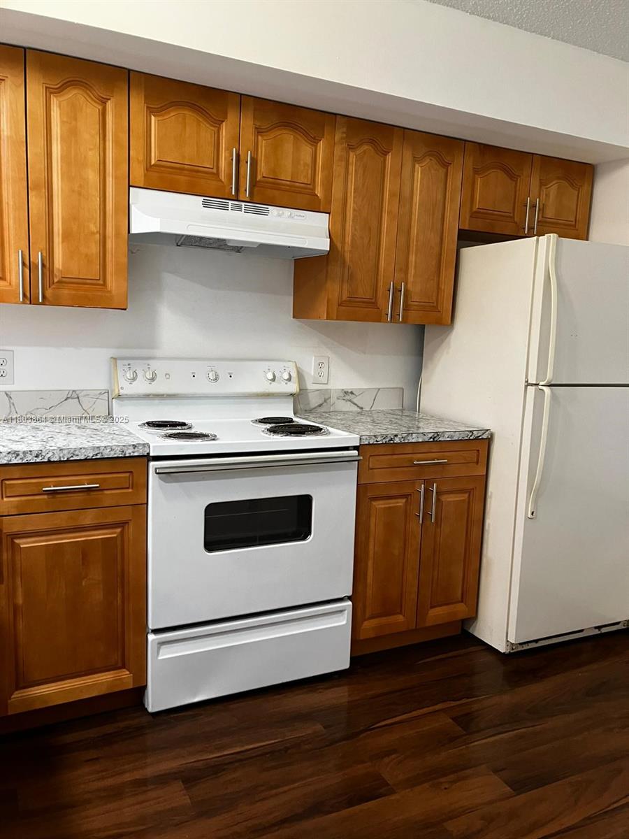 203 Lake Pointe Dr #108, Oakland Park, Florida image 6