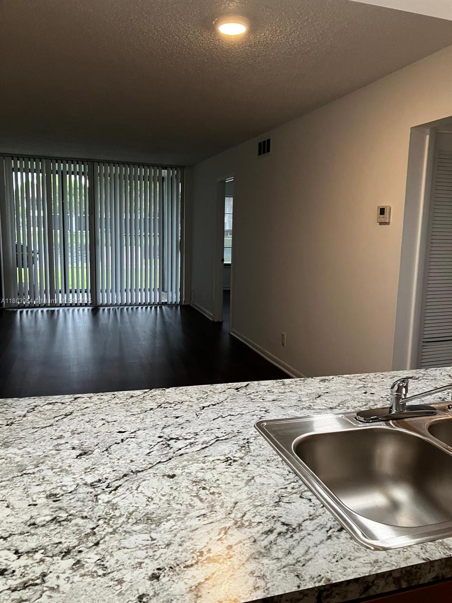 203 Lake Pointe Dr #108, Oakland Park, Florida image 7
