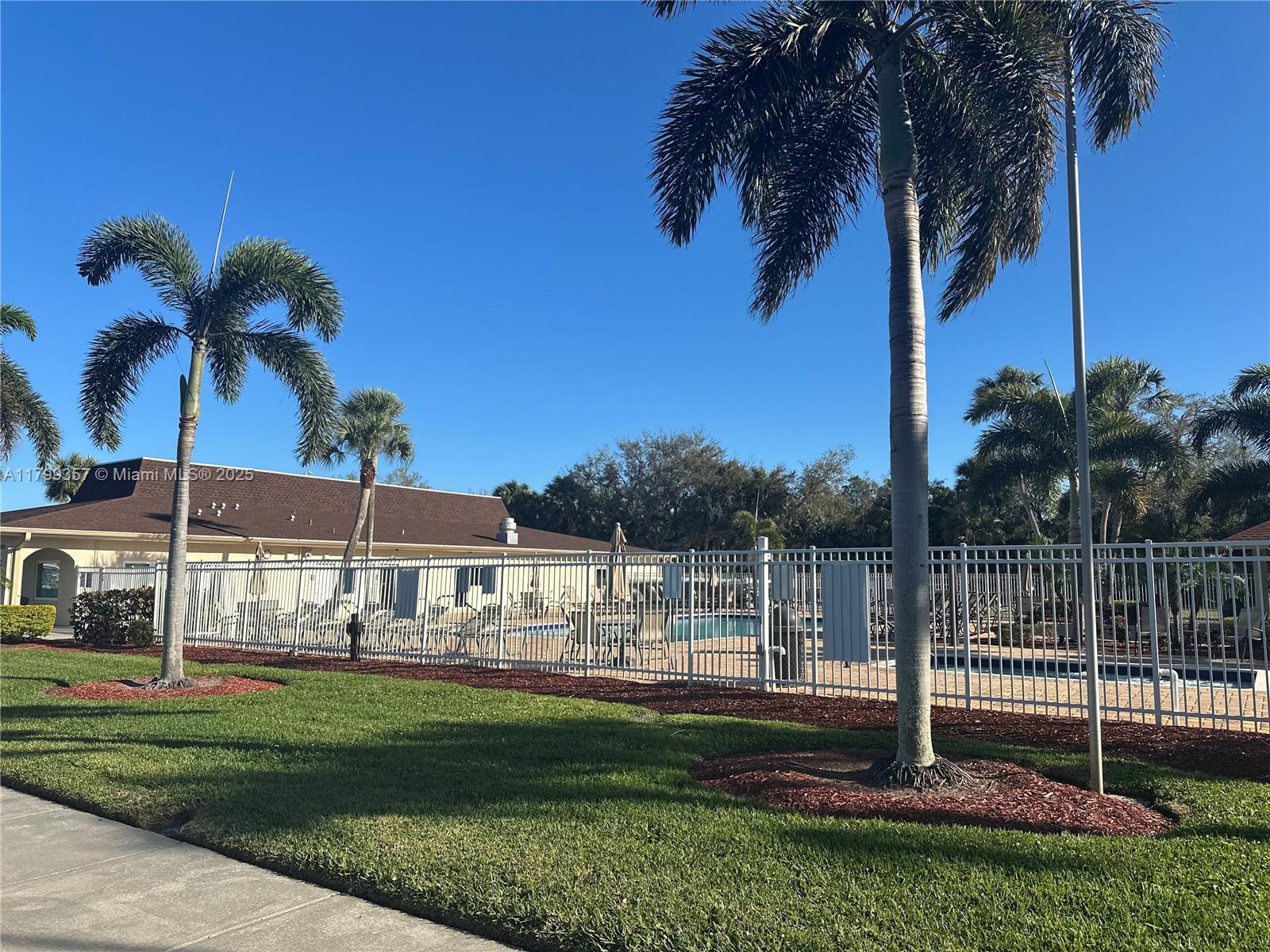 8813 Westchester Rd, Tampa, Florida image 2