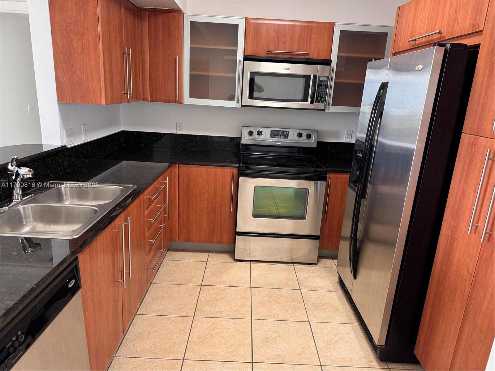 3232 SW 22nd Ter #1008, Miami, Florida image 3