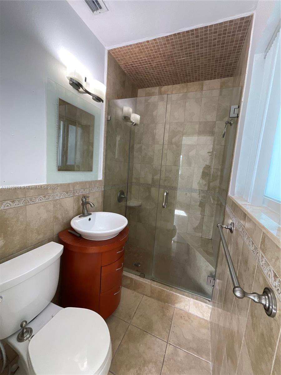 8851 Byron Ave, Surfside, Florida image 13