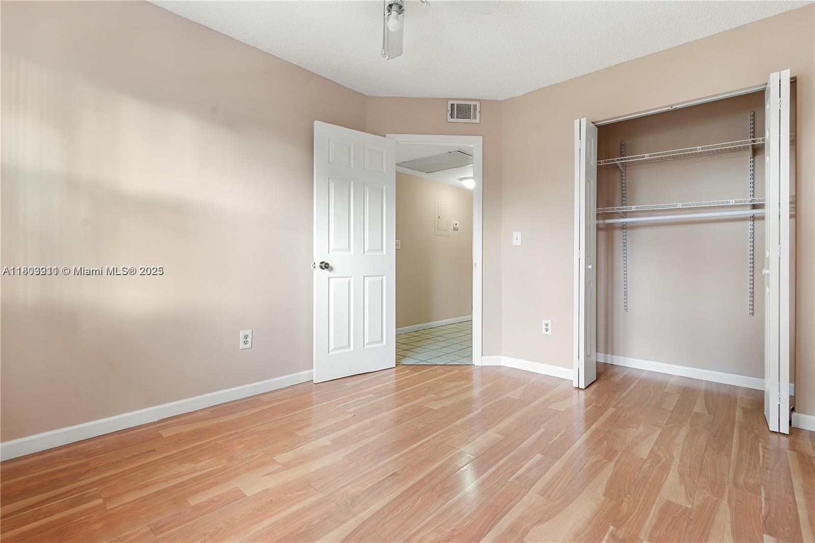 862 NE 209th St #205, Miami, Florida image 13