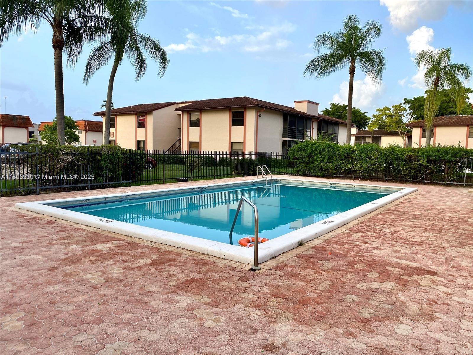 862 NE 209th St #205, Miami, Florida image 16