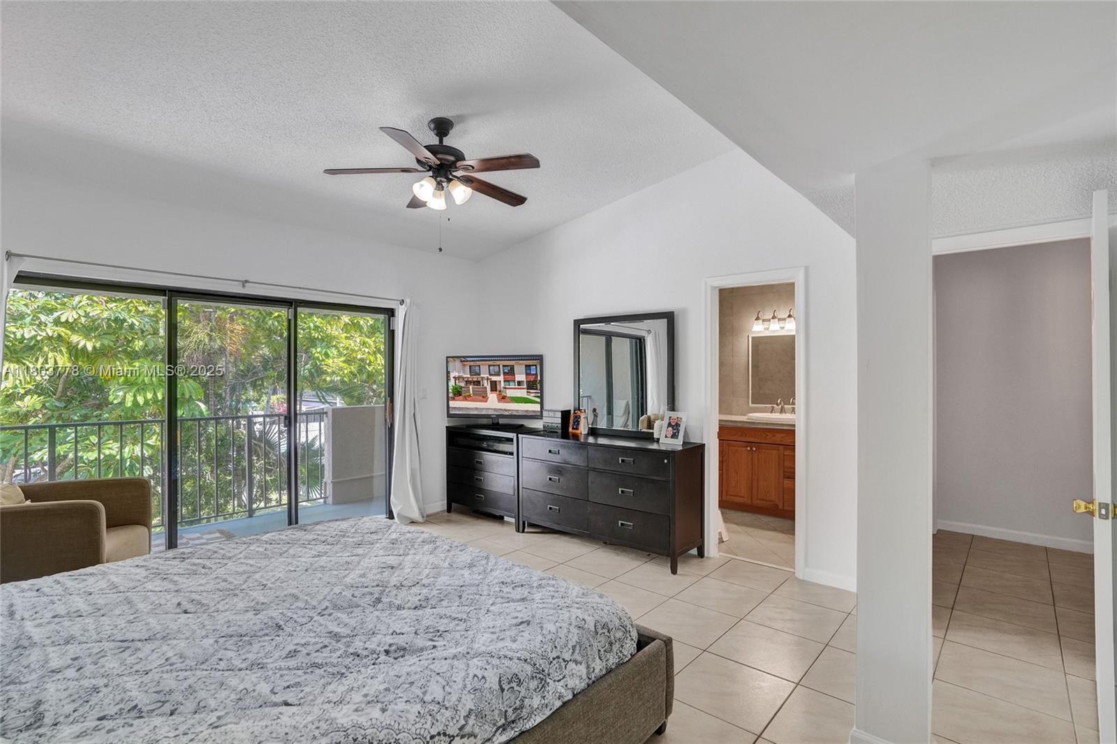 16465 NE 26th Ave #18, North Miami Beach, Florida image 12