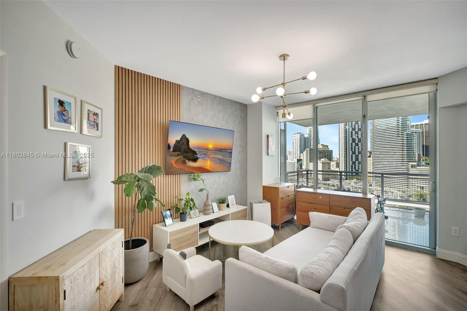 350 S Miami Ave #1705, Miami FL 33130