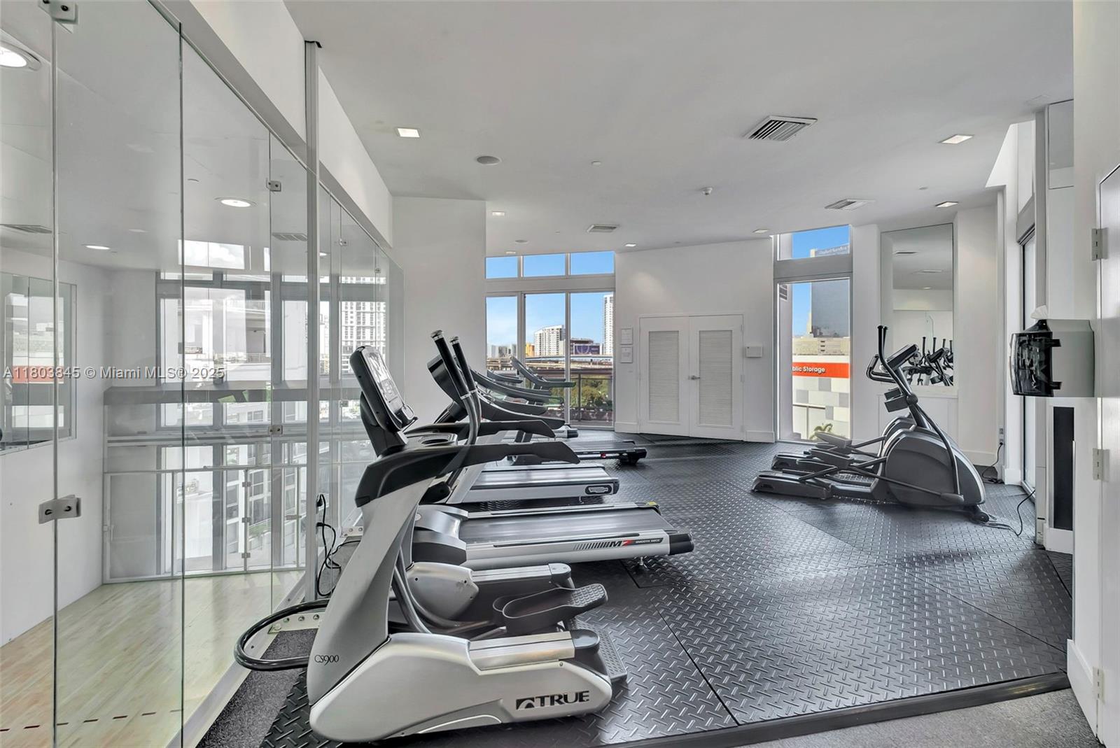 350 S Miami Ave #1705, Miami FL 33130