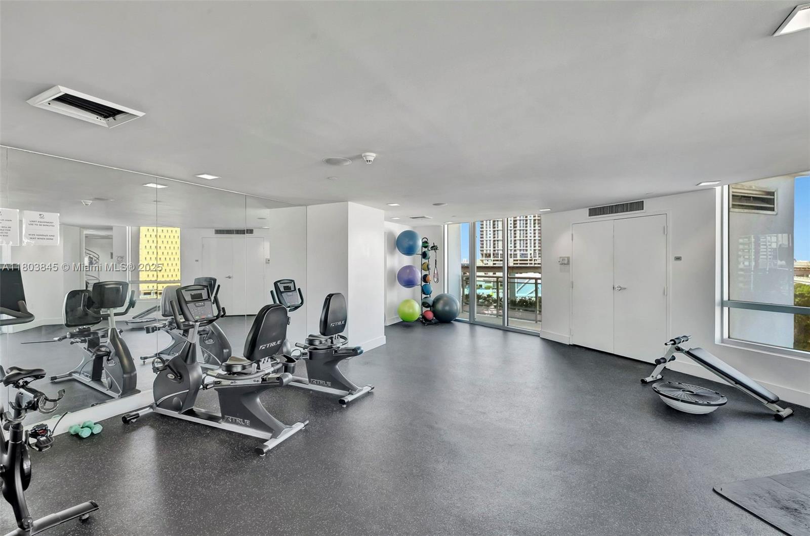 350 S Miami Ave #1705, Miami FL 33130