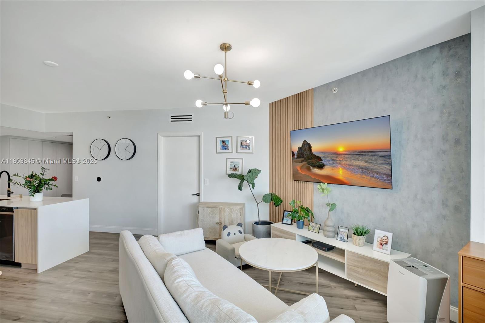 350 S Miami Ave #1705, Miami FL 33130