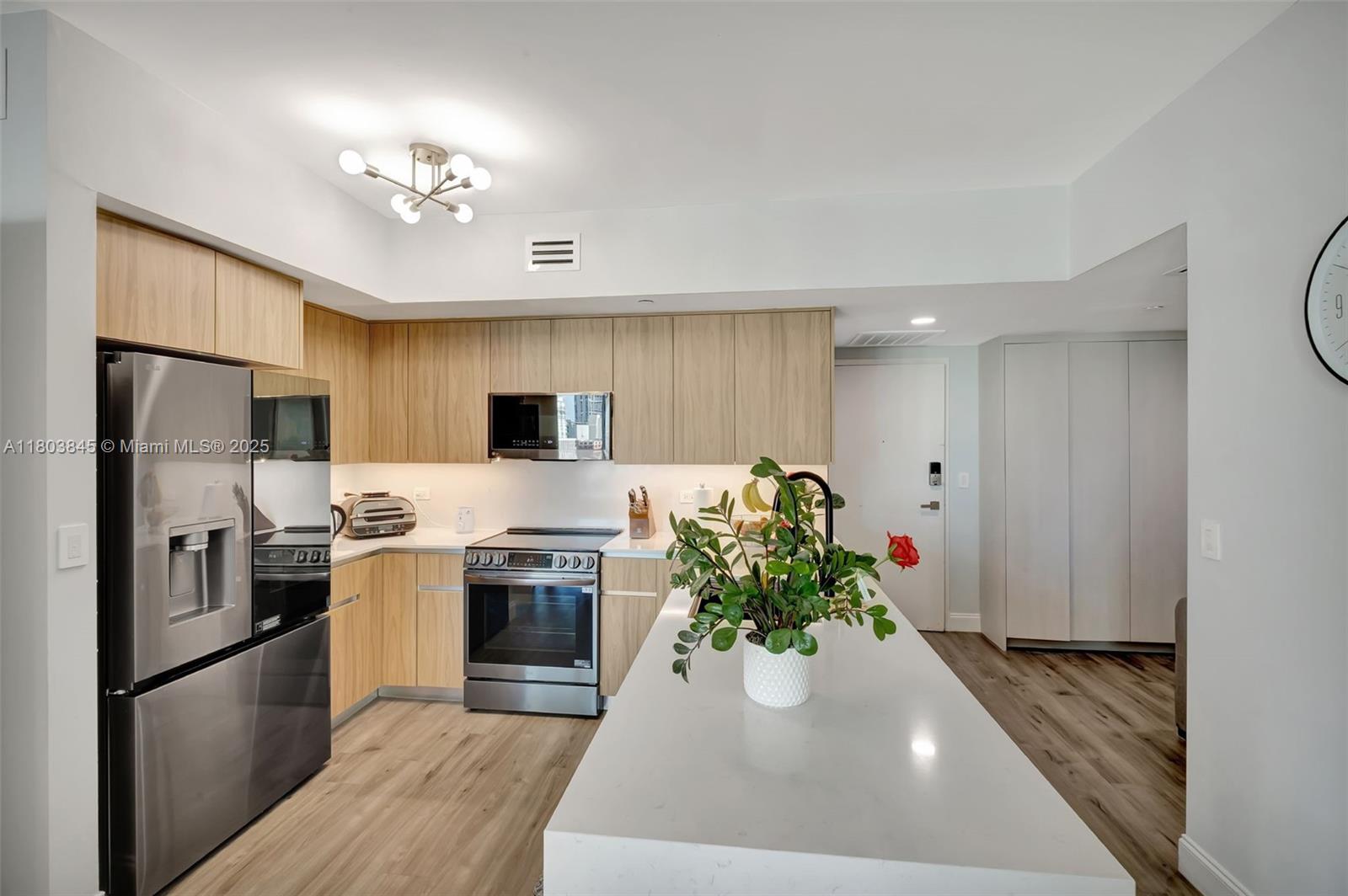350 S Miami Ave #1705, Miami FL 33130