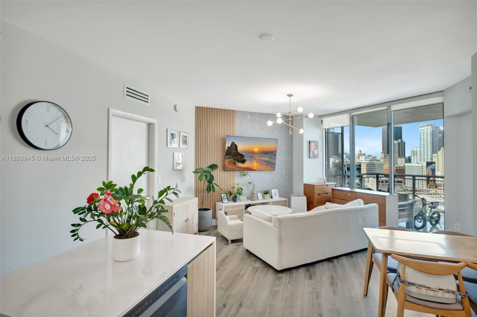 350 S Miami Ave #1705, Miami FL 33130