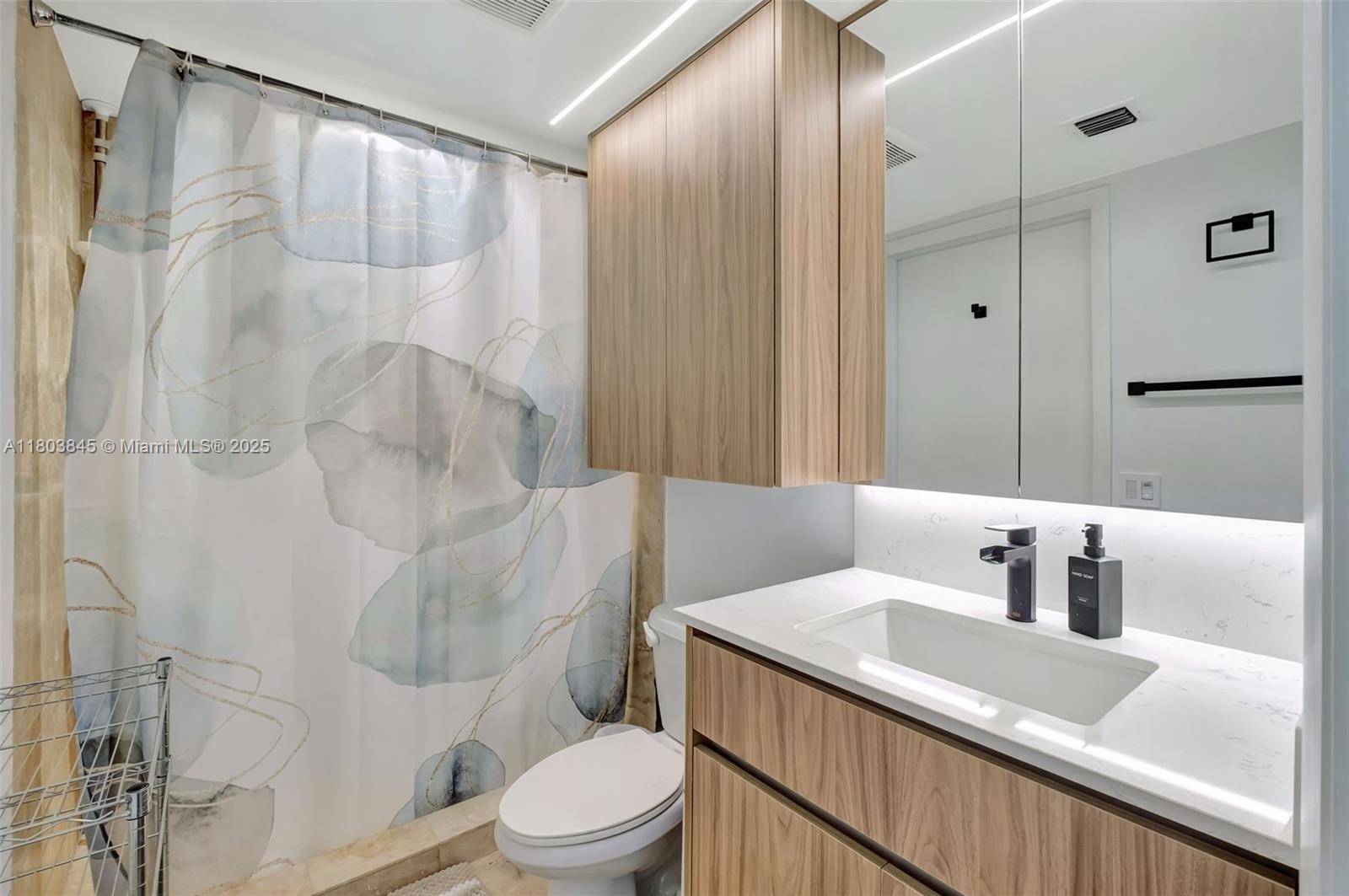 350 S Miami Ave #1705, Miami FL 33130
