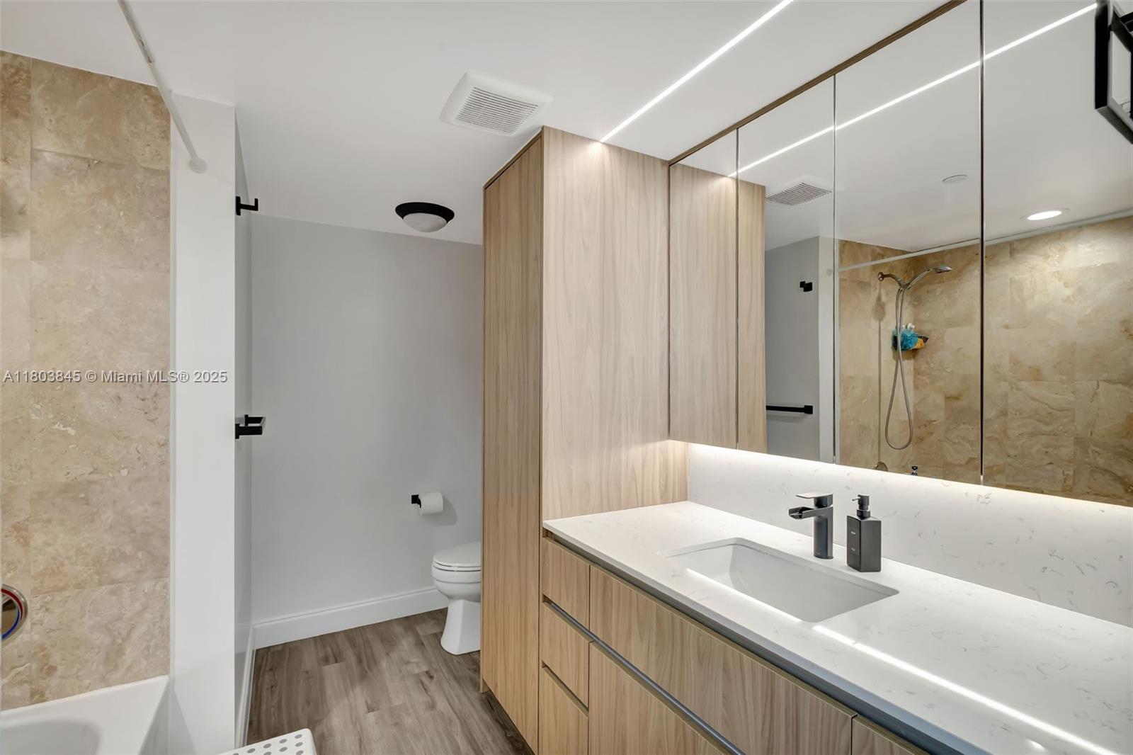 350 S Miami Ave #1705, Miami FL 33130