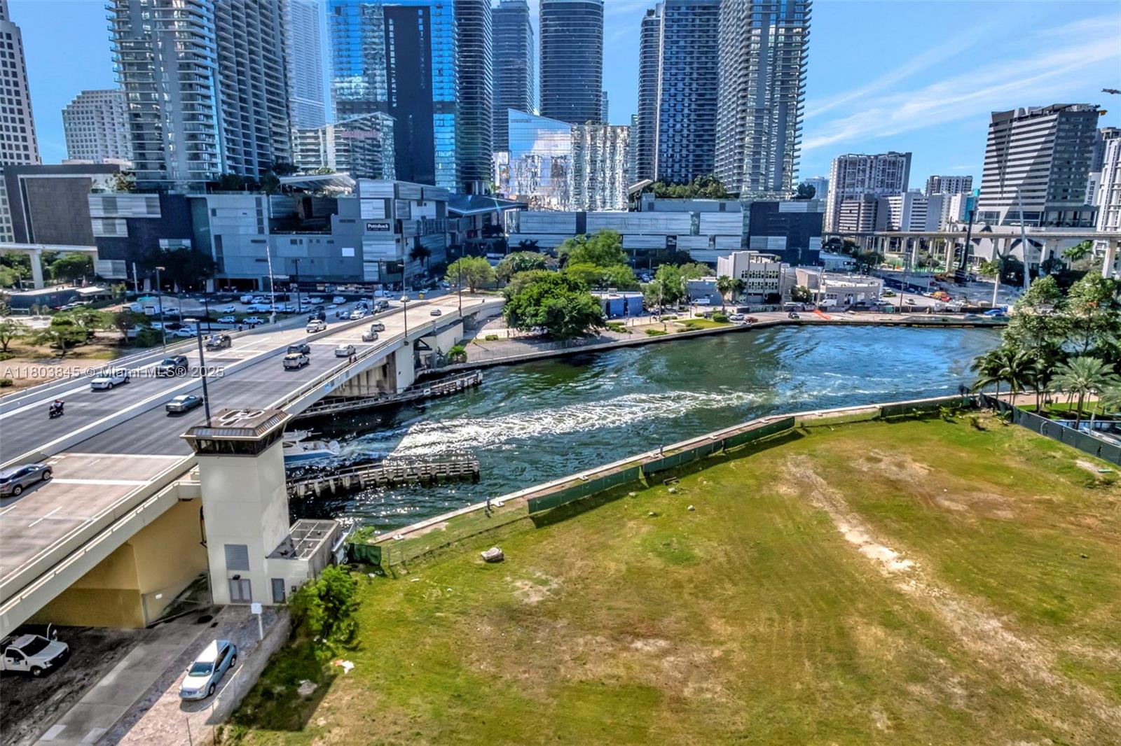 350 S Miami Ave #1705, Miami FL 33130