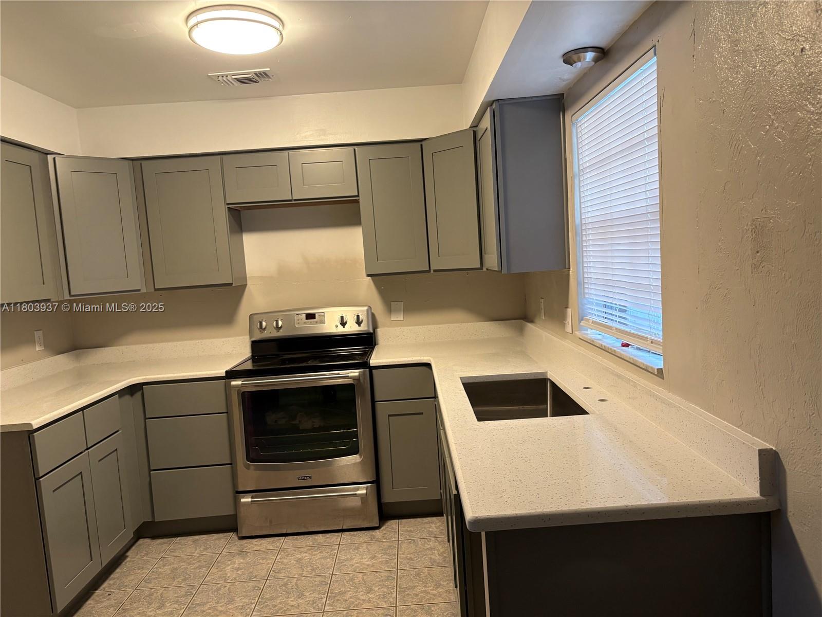 264 N Evans Circle, Deltona, Florida image 2