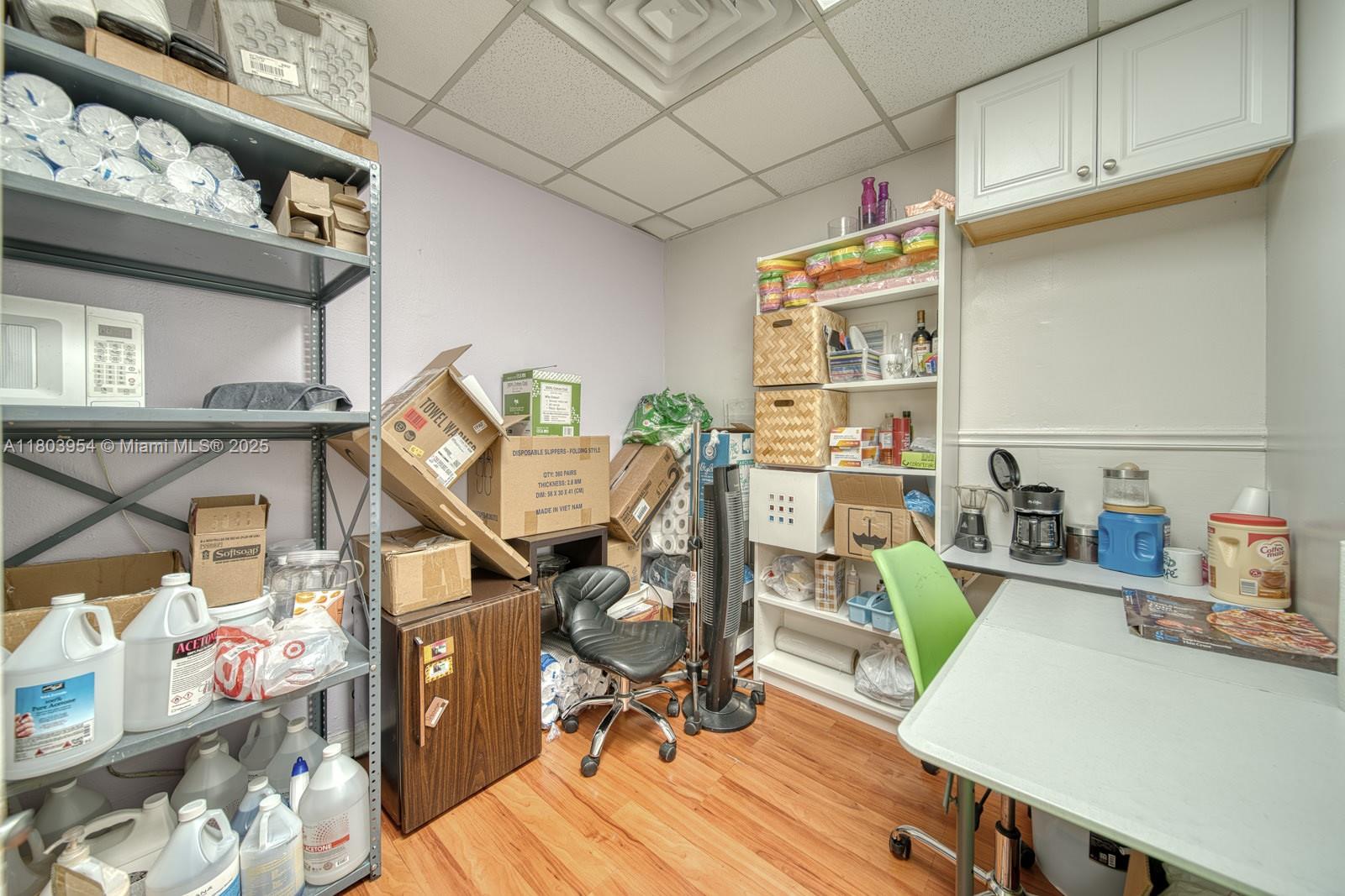 Stylish Beauty Salon In Prime Tamiami Park/Fiu Campus Area