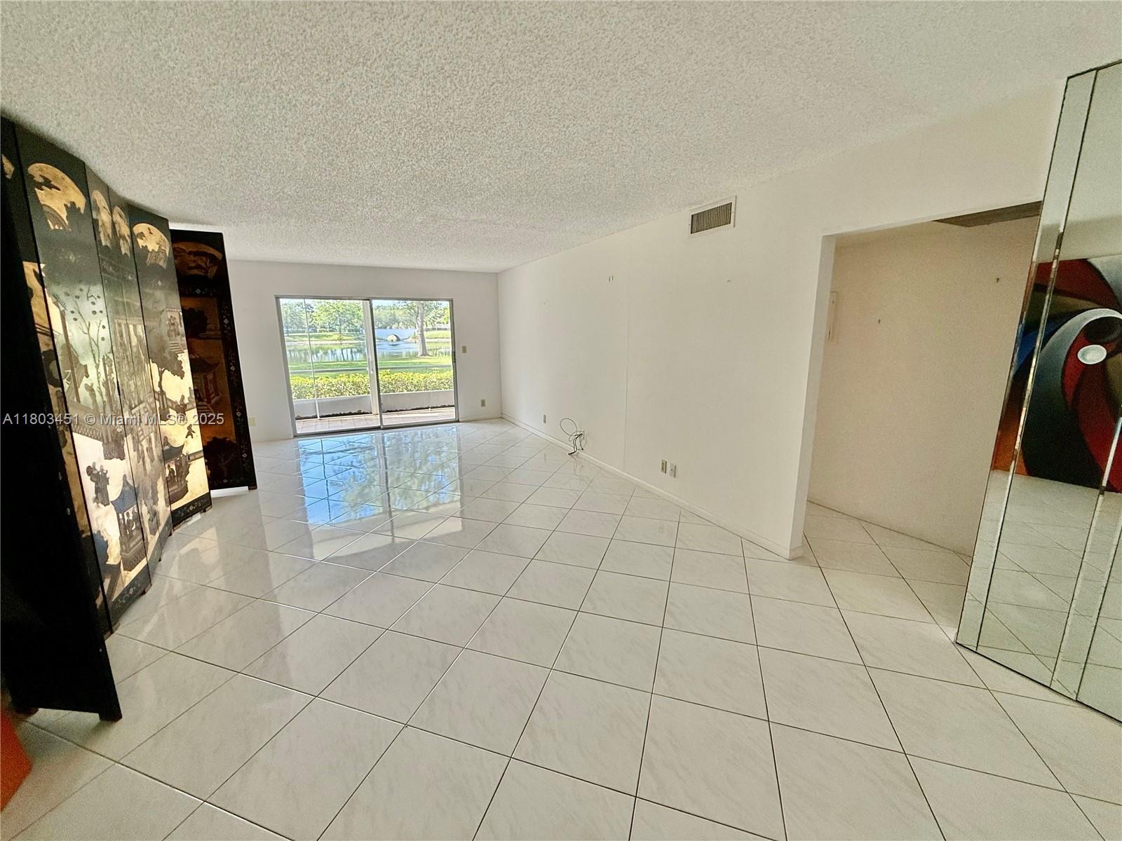 2305 Lucaya Ln #H1, Coconut Creek, Florida image 2