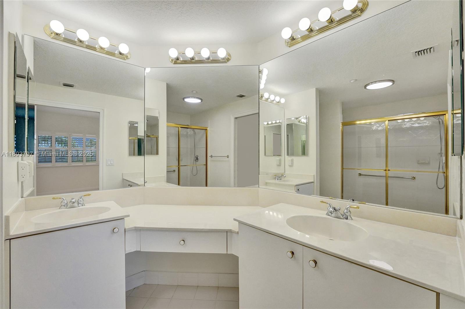 7739 Southampton Ter #415, Tamarac, Florida image 20