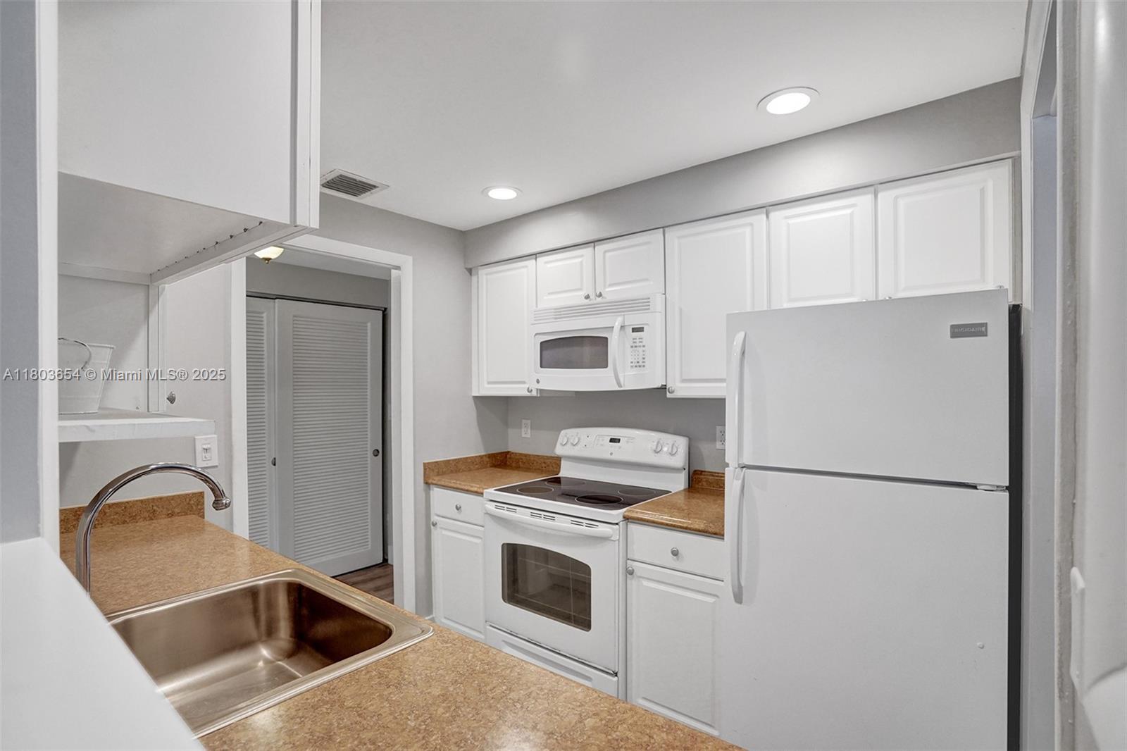 400 N Riverside Dr #214, Pompano Beach, Florida image 4
