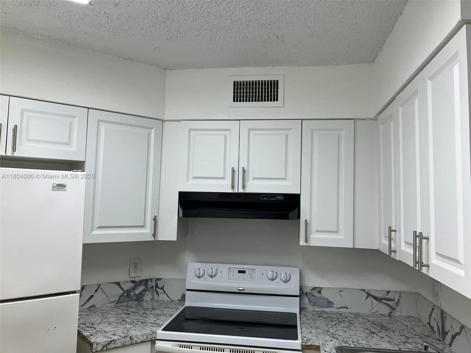 213 Lake Pointe Dr #112, Oakland Park, Florida image 4
