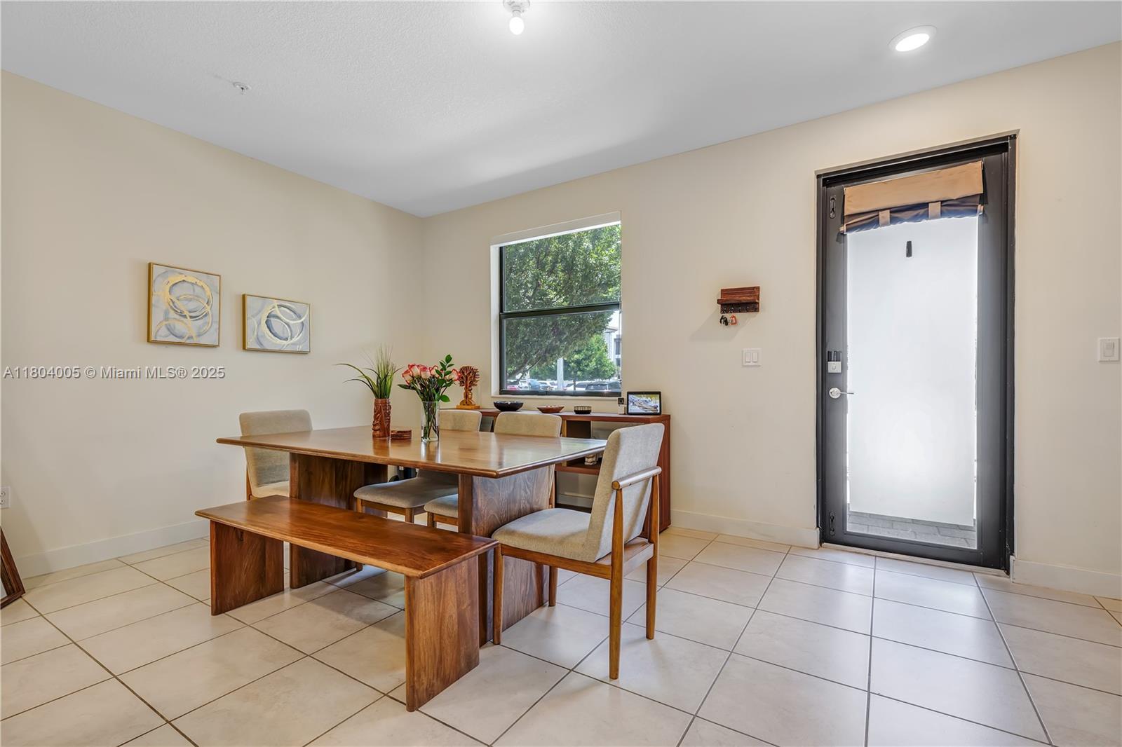 10419 NW 82nd St, Doral, Florida image 1
