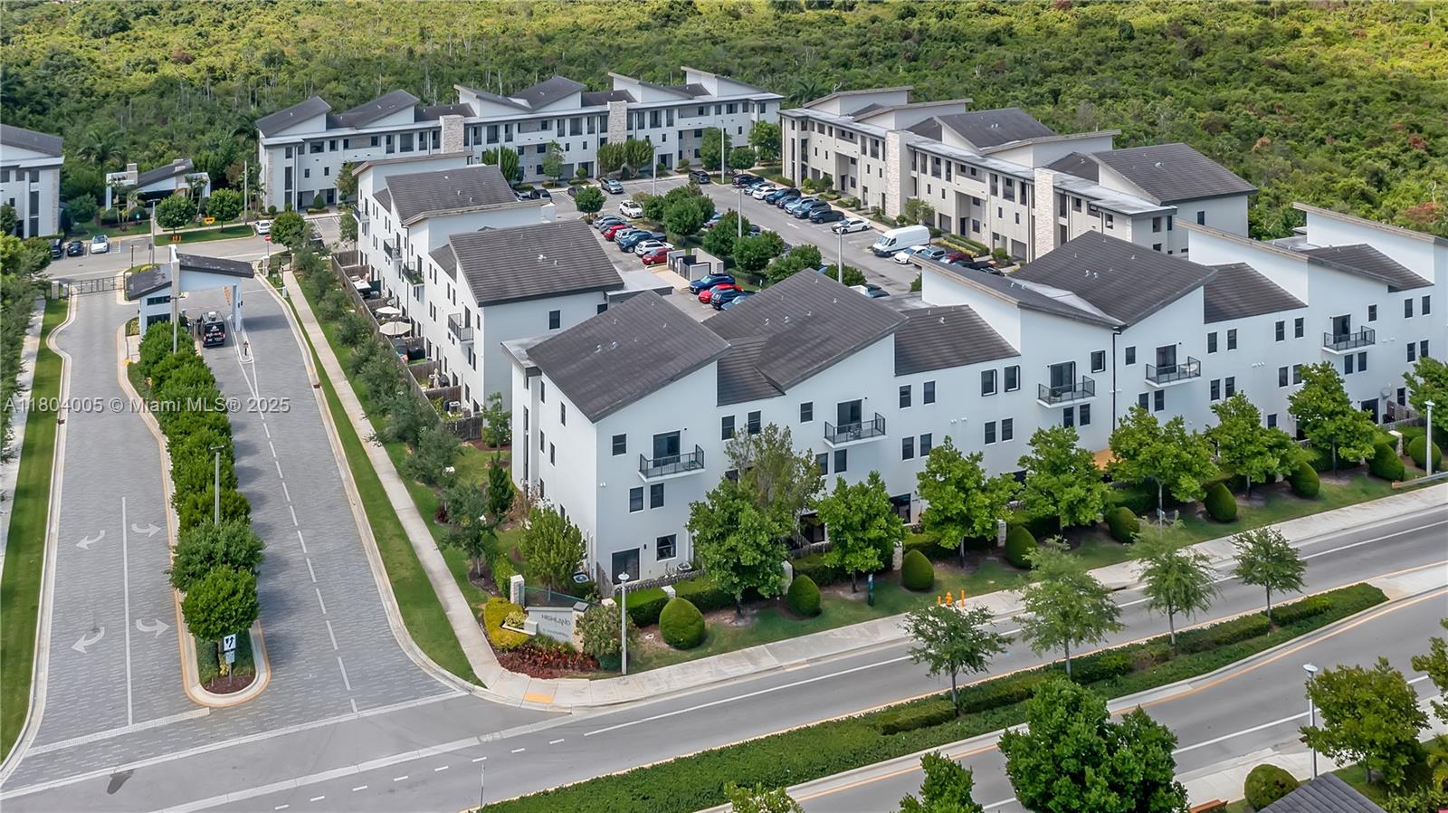 10419 NW 82nd St, Doral, Florida image 35