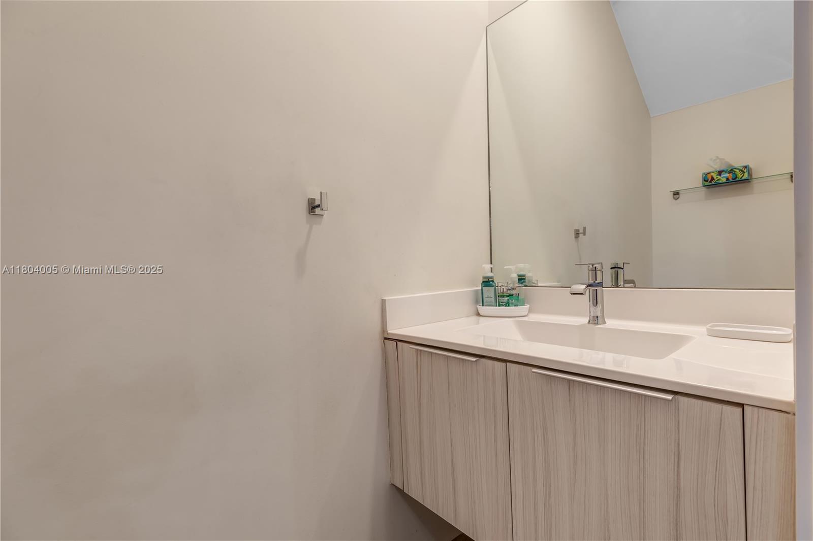 10419 NW 82nd St, Doral, Florida image 9