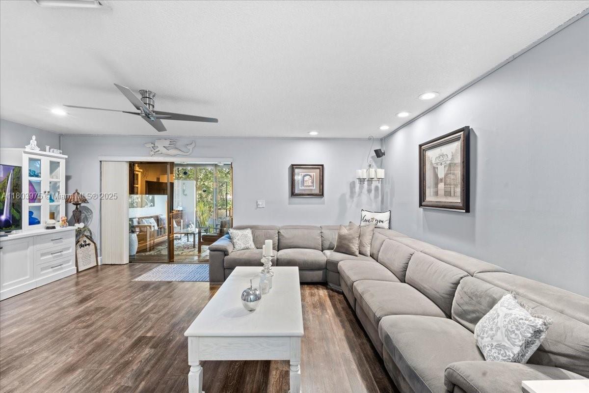 1150 NW 99th Ave #69, Pembroke Pines, Florida image 25