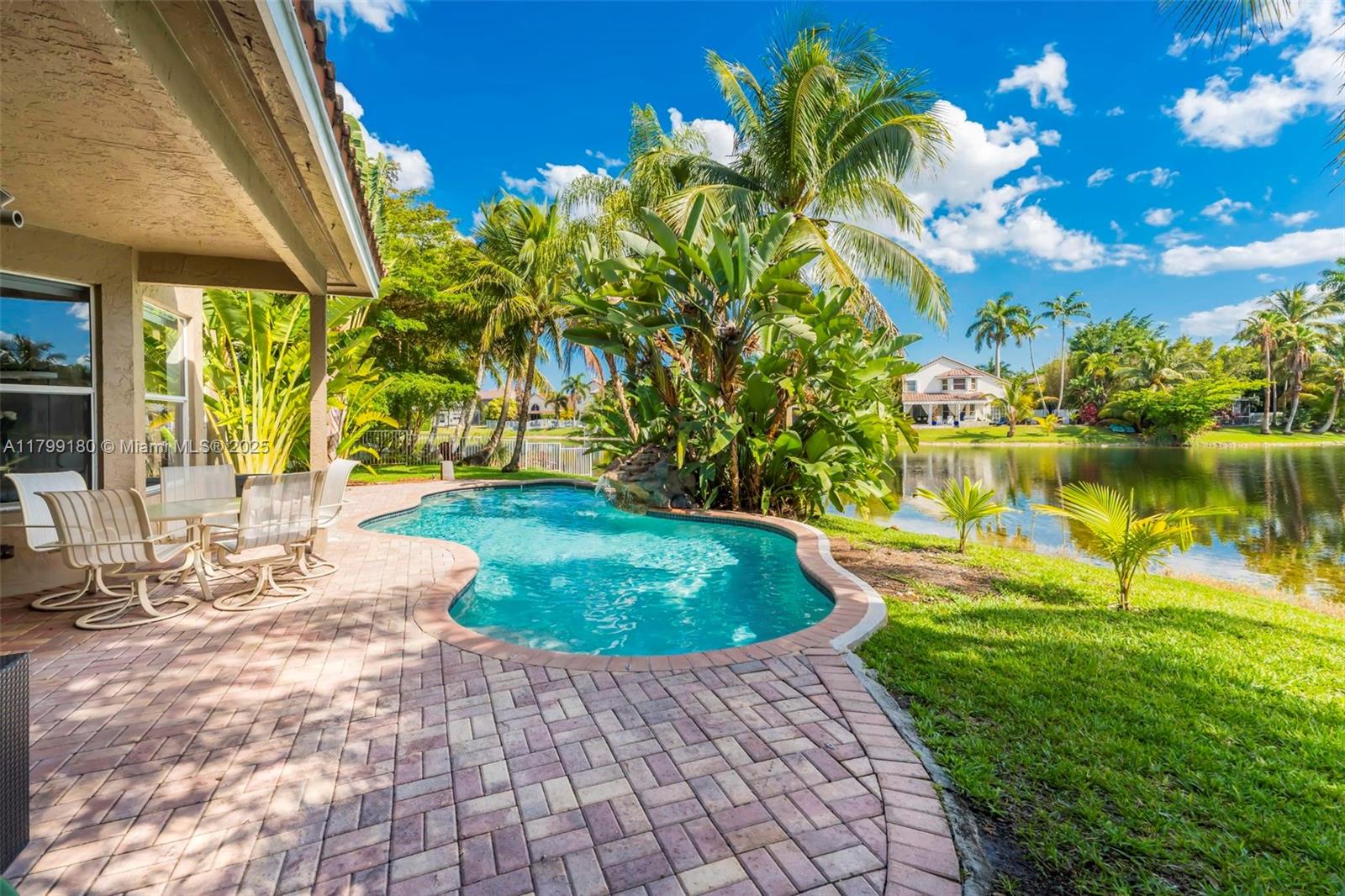 18442 NW 12th St, Pembroke Pines, Florida image 8