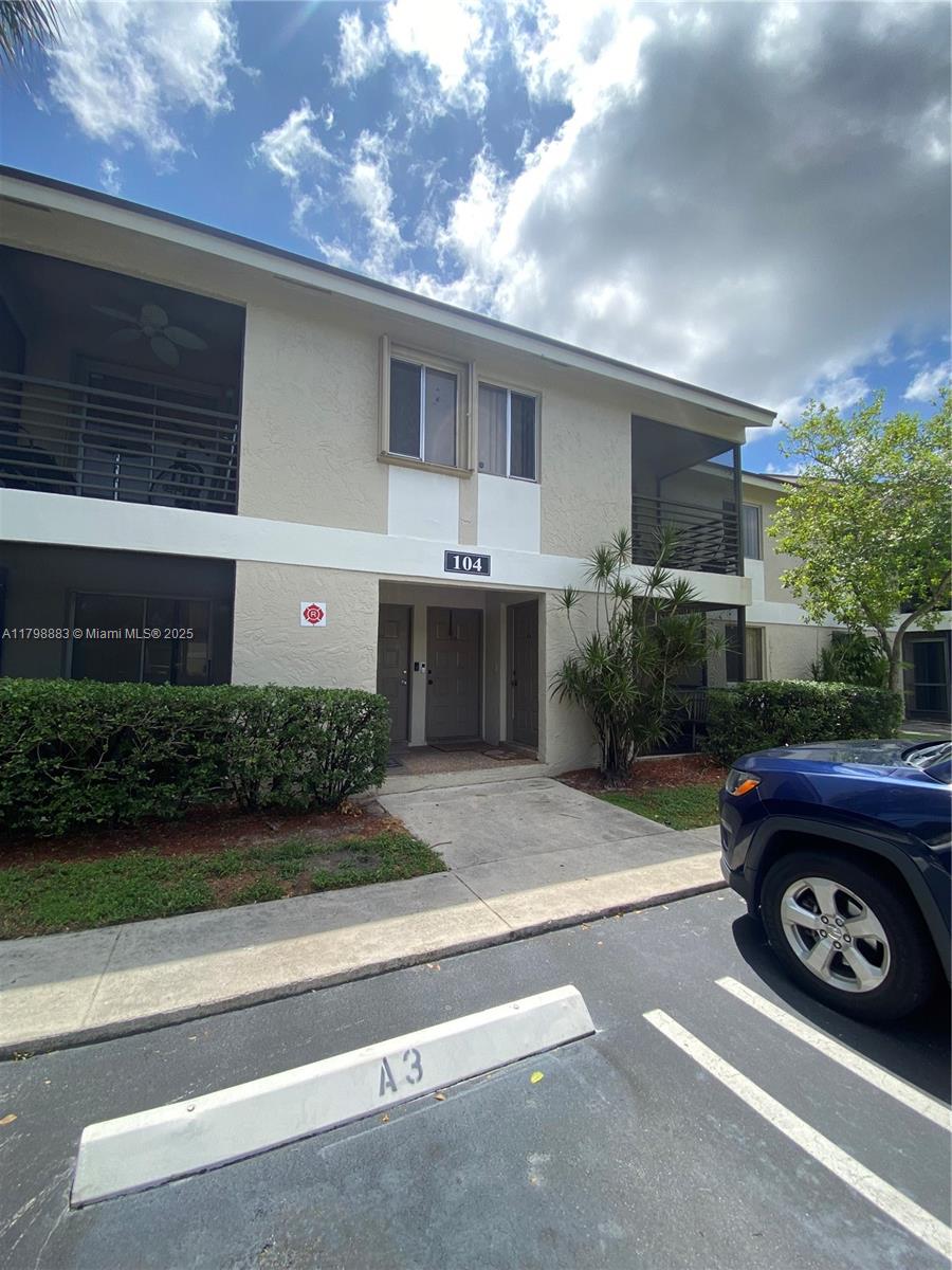 Residential, Pompano Beach, Florida image 1