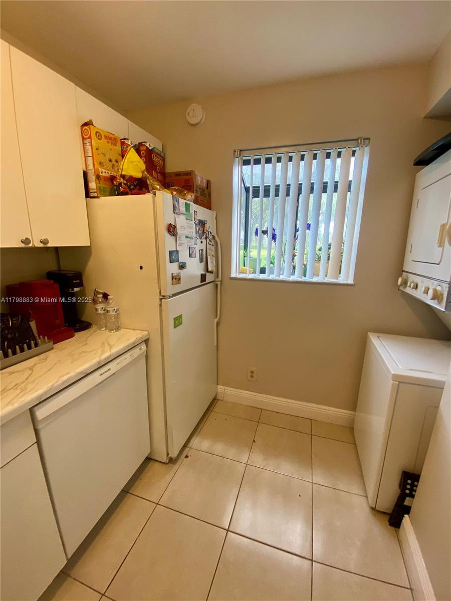 Residential, Pompano Beach, Florida image 12