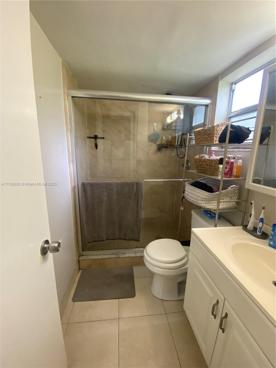Residential, Pompano Beach, Florida image 18