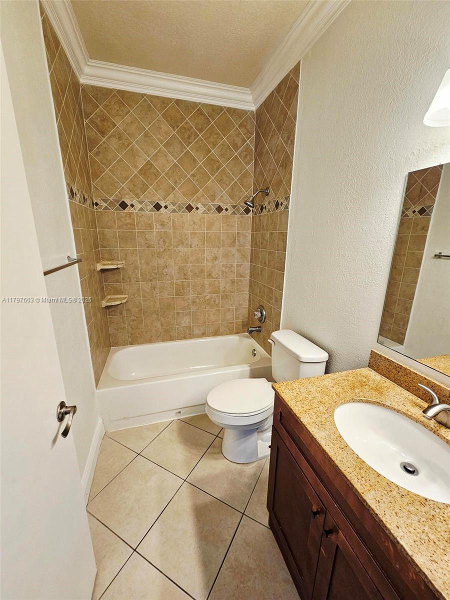 2151 NW 96 Terr #15L, Pembroke Pines, Florida image 13