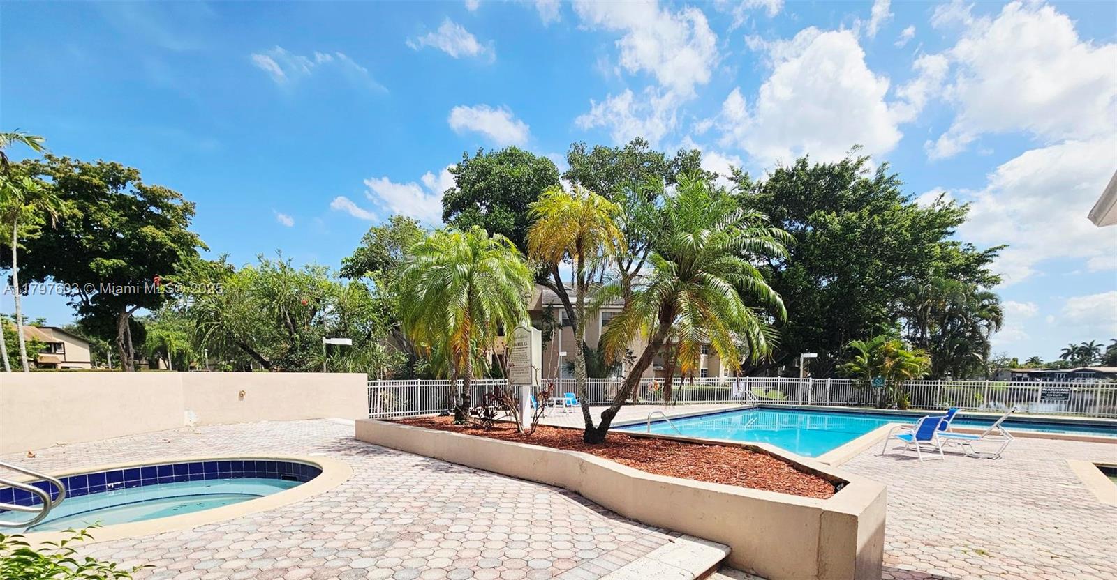 2151 NW 96 Terr #15L, Pembroke Pines, Florida image 16