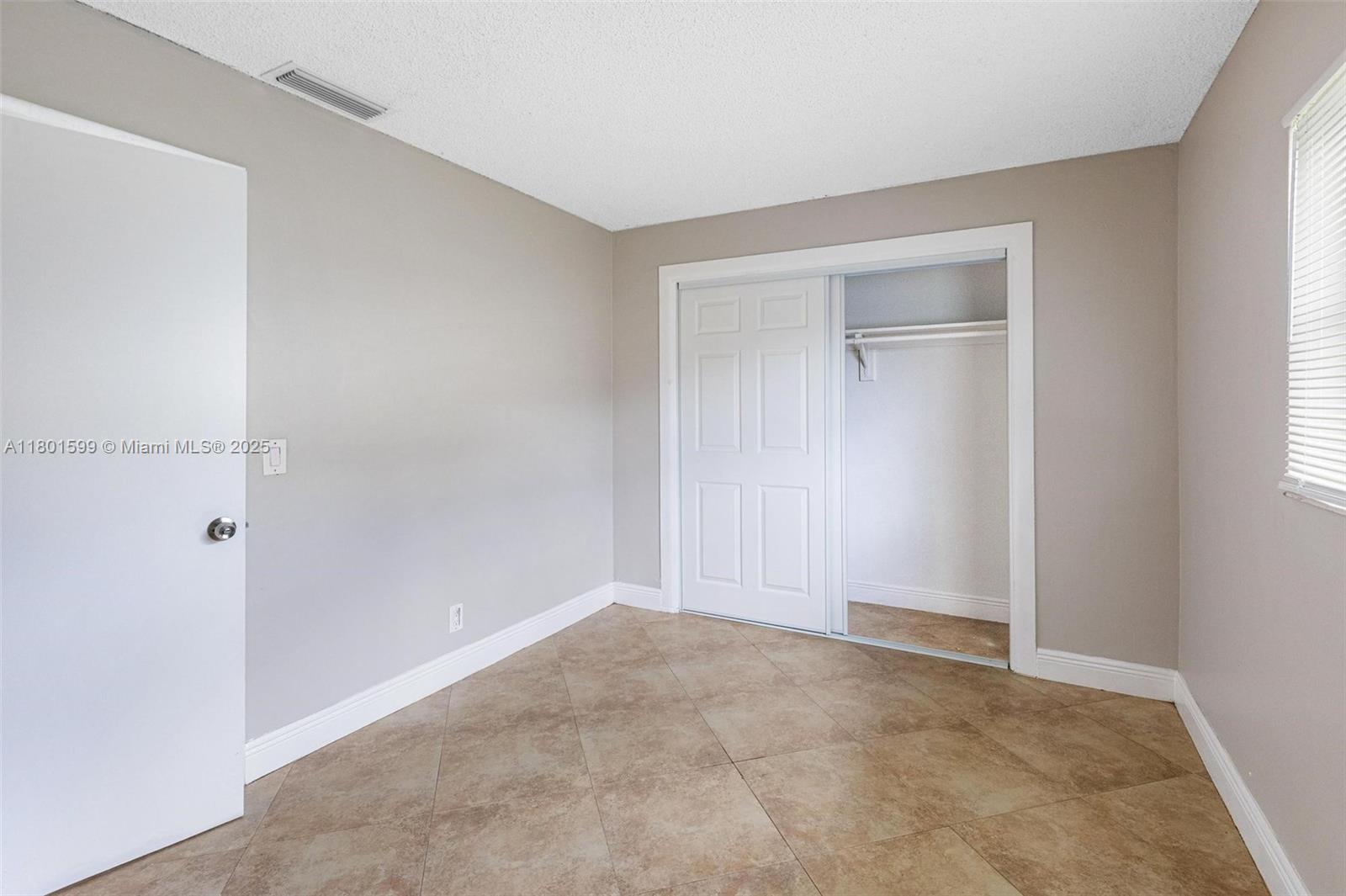 4811 NW 18th St, Lauderhill, Florida image 17