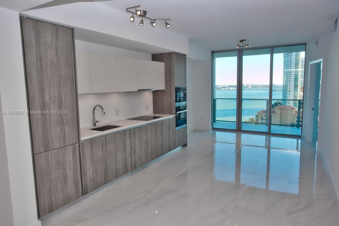 Condo for Rent in Miami, FL