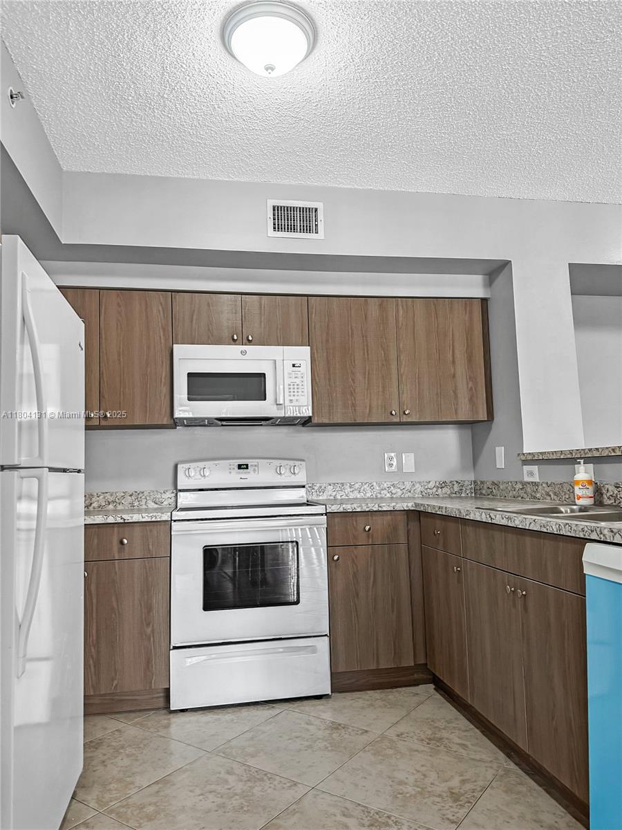 2240 E Preserve Way #205, Miramar, Florida image 2