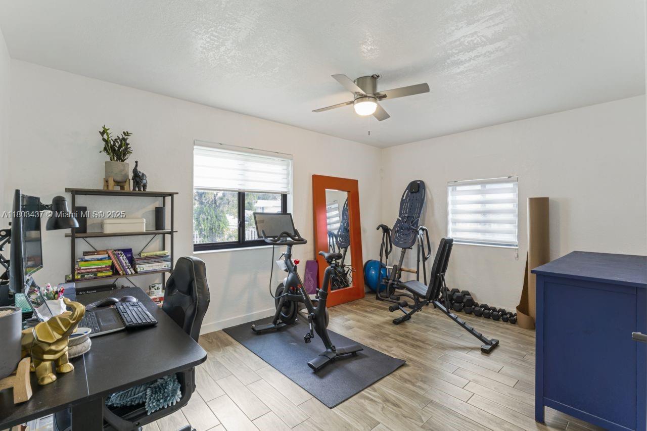 1330 NE 155th St, North Miami Beach, Florida image 16