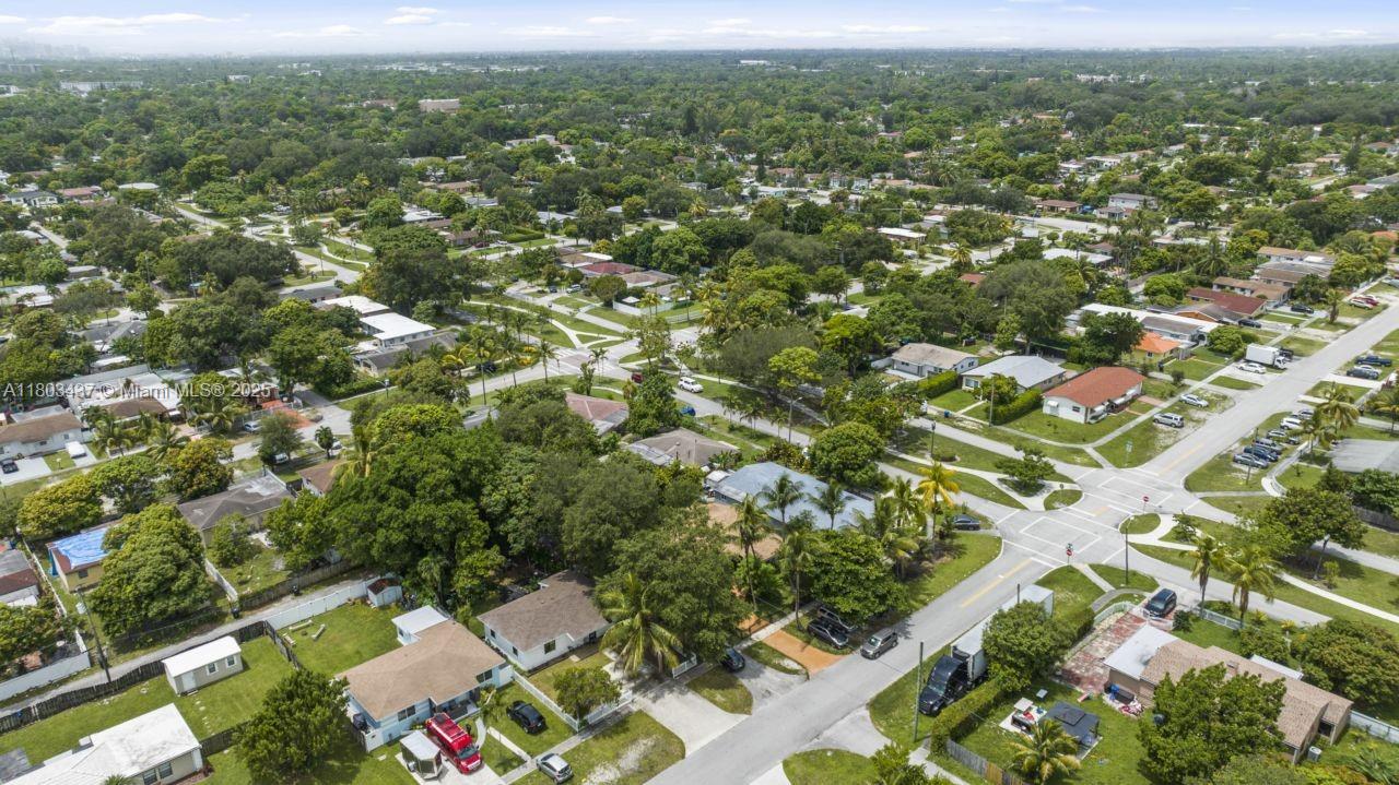 1330 NE 155th St, North Miami Beach, Florida image 26
