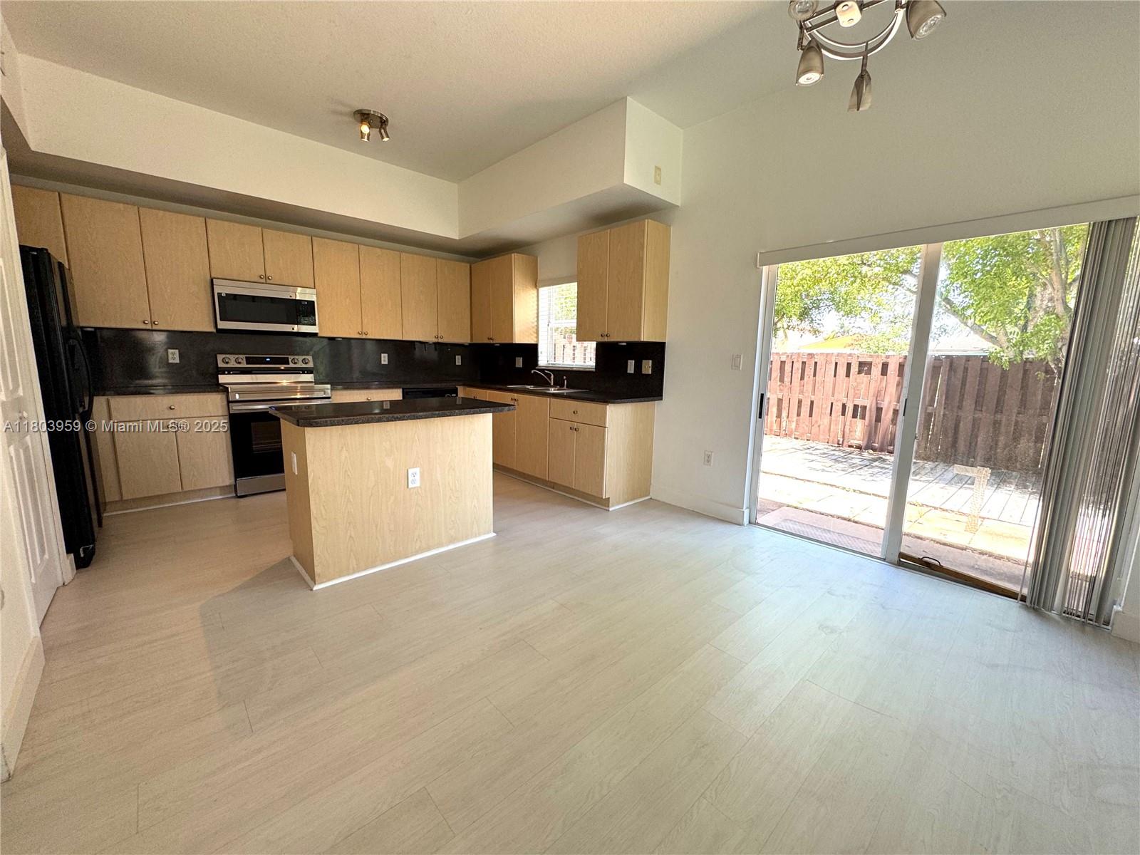 Property photo # 9