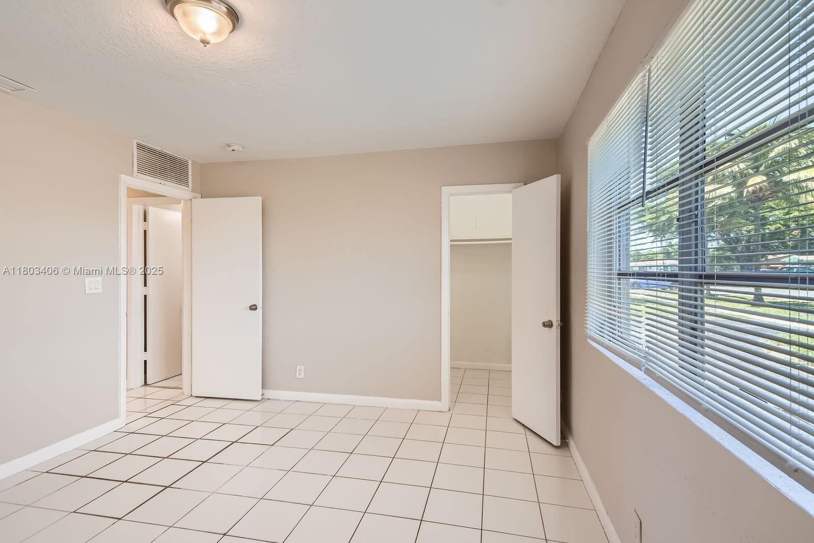 3226 NW 41st St, Lauderdale Lakes, Florida image 16